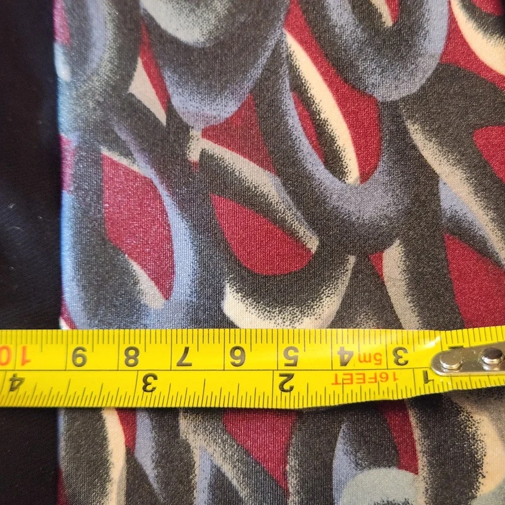 Studio R Necktie Mens OS Red Grey Abstract Swirl Excellent USA Made Geometric